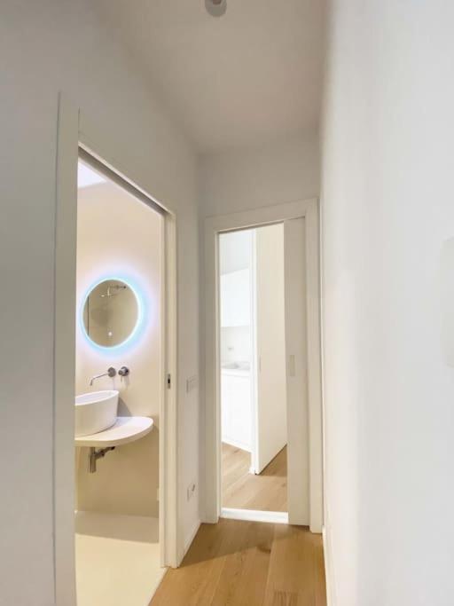 The Window On The Theatre And The Cathedral - Luxury Apartment Como Exterior foto