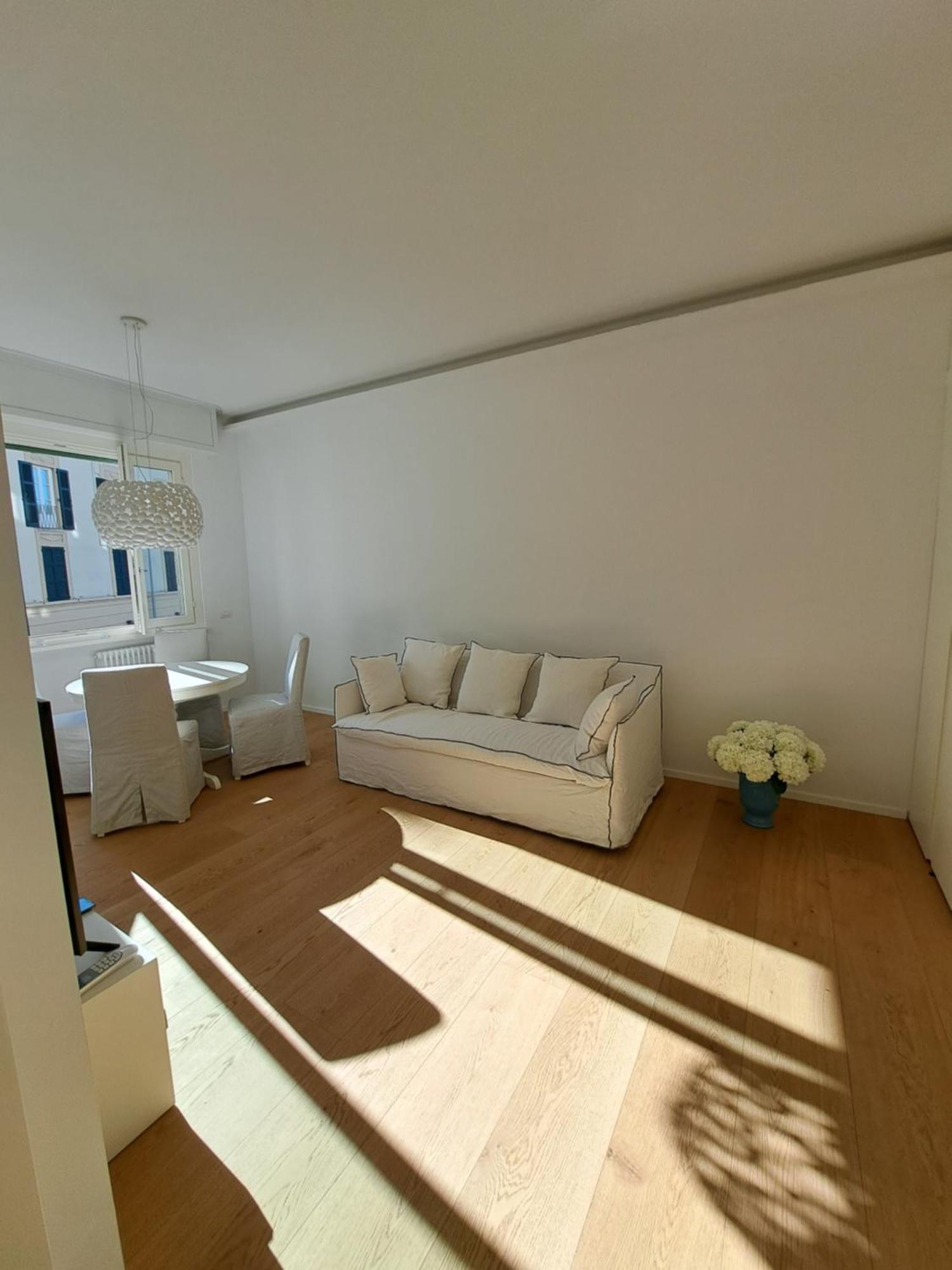 The Window On The Theatre And The Cathedral - Luxury Apartment Como Exterior foto